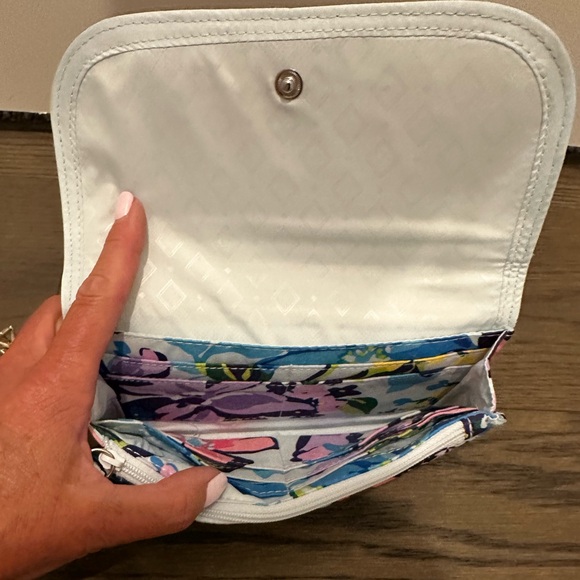 Vera Bradley Trimmed Wristlet NWT - Picture 6 of 11